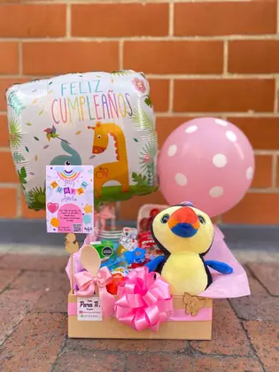 Sorpresa Infantil: Caja de madera con Play-Doh, burbujero, peluche y desayuno completo — regalo a domicilio en Bogotá