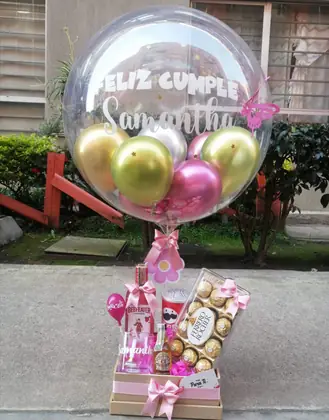 Bella Sorpresa Pink: Ginebra Beefeater Pink 700 ml con vaso grabado y doce Ferrero — regalo a domicilio en Bogotá